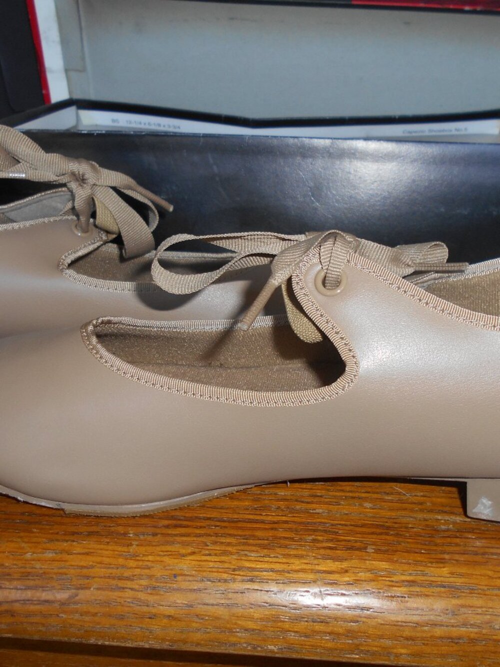 Tan Tap Shoes 9 1/2 Adult NWT - Picture 4 of 4